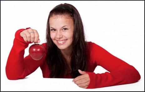 girl-with-apple