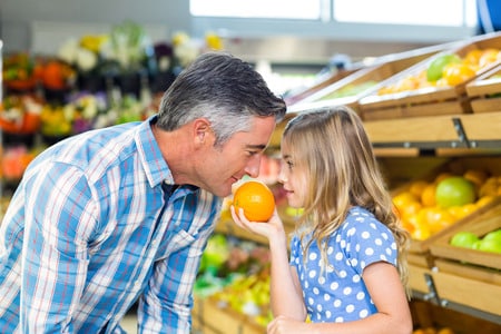 father-daughter-in-supermarket