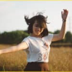 smiling-girl-in-the-field