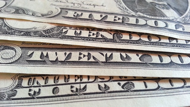 dollar-bills-horizontal-view